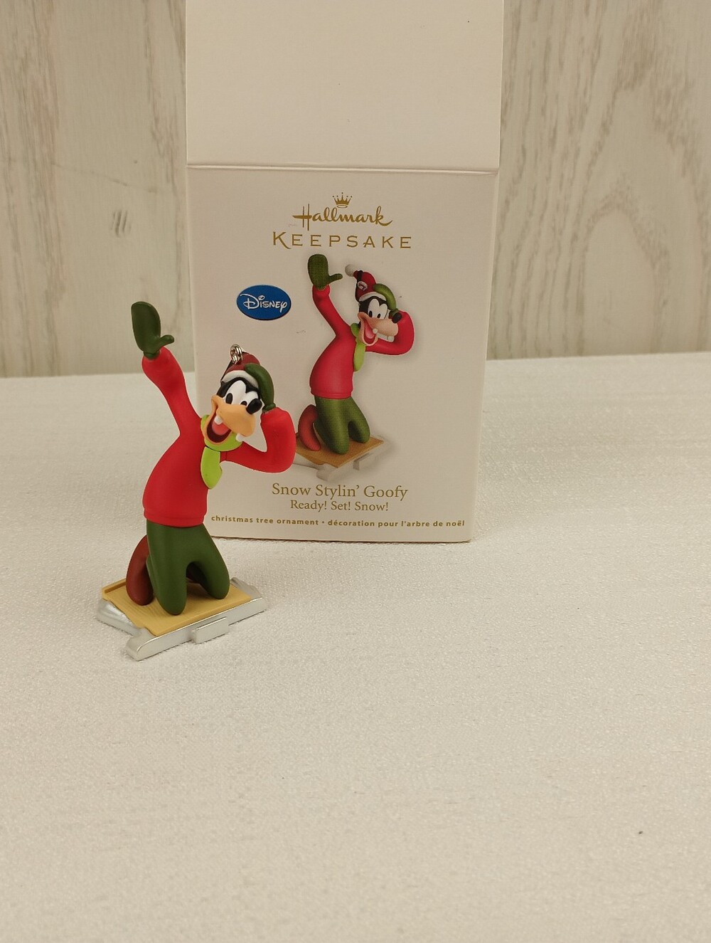 Hallmark Keepsake Disney Snow Stylin' Goofy Ready! Set! Snow! Ornament